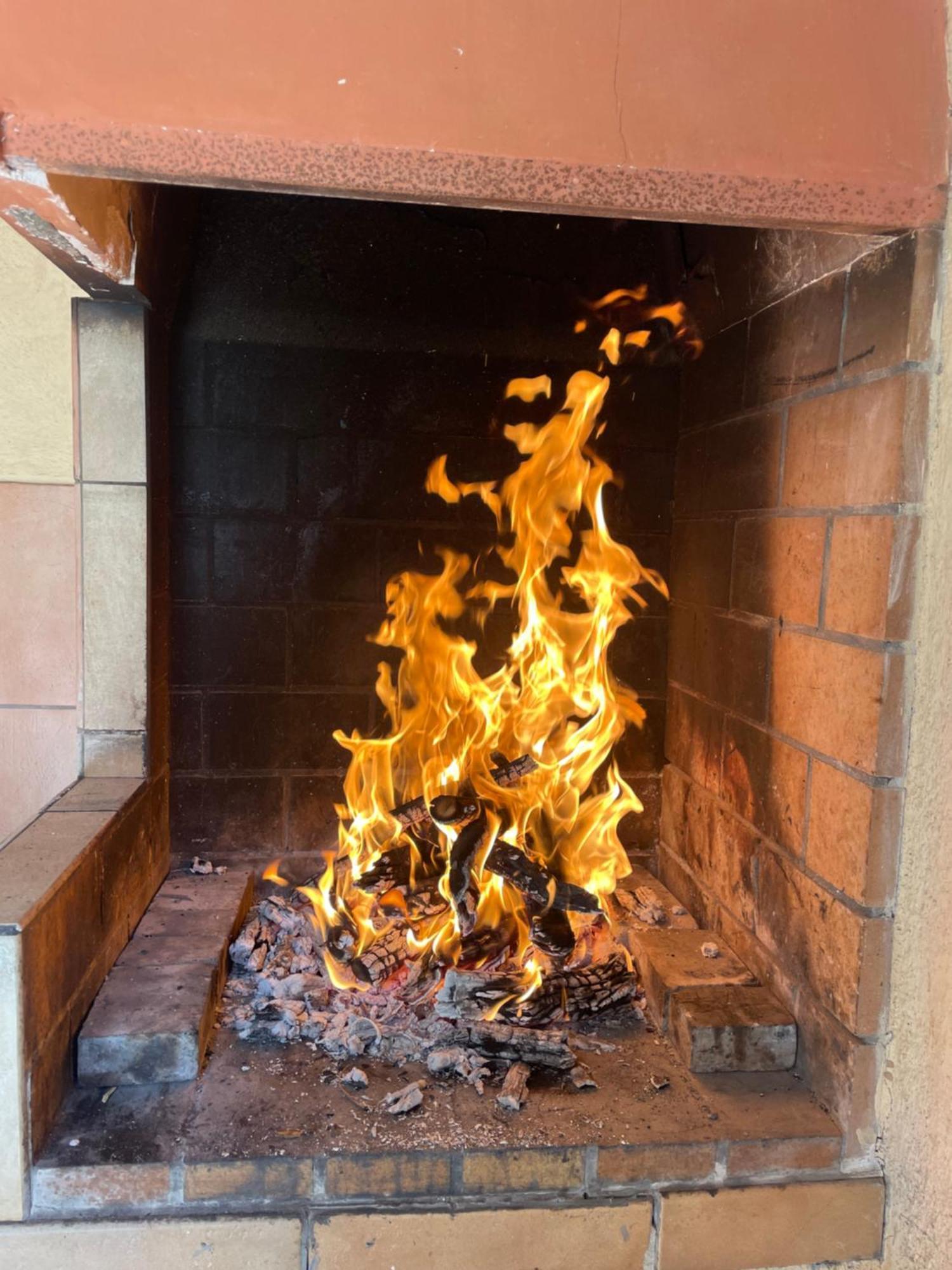 בית הארחה ולדרוברס 	Maset Del Riu מראה חיצוני תמונה